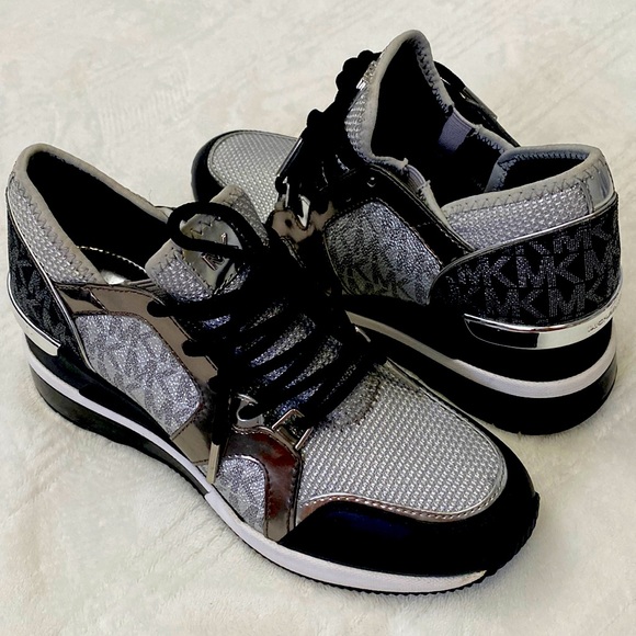 Michael Kors Black and Silver Liv Trainer Sneakers Size 5 NEW - Picture 1 of 6